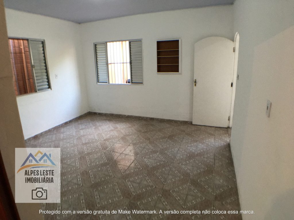 Casa: 4 cômodos c/ 2 banheiros em condomínio de 06 casas – Vila Bela