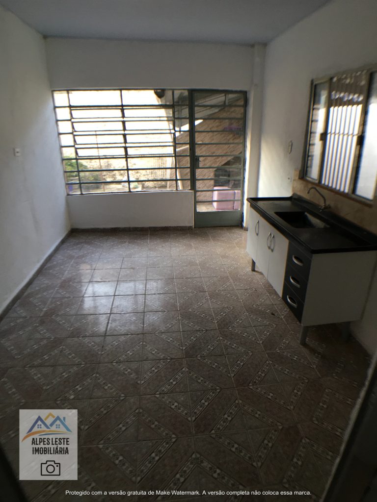 Casa: 4 cômodos c/ 2 banheiros em condomínio de 06 casas – Vila Bela
