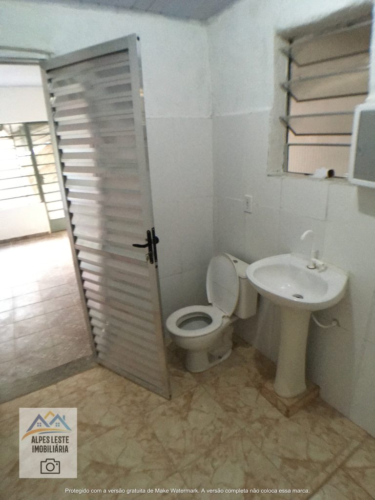 Casa: 4 cômodos c/ 2 banheiros em condomínio de 06 casas – Vila Bela