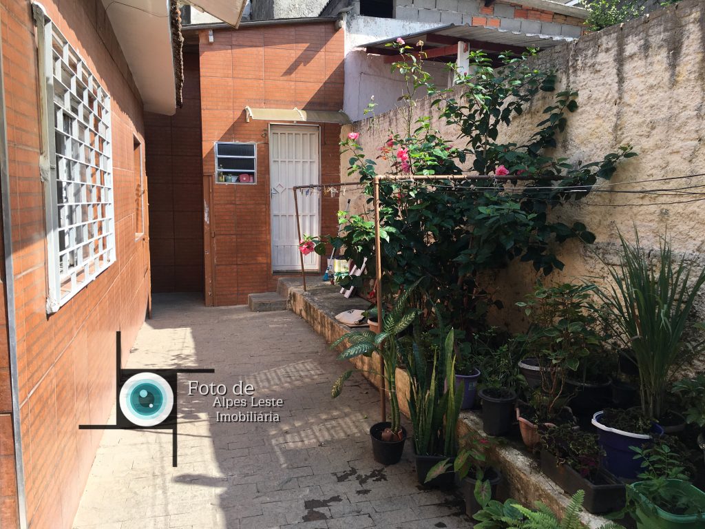 Casa: 4 cômodos c/ 2 banheiros em condomínio de 06 casas – Vila Bela