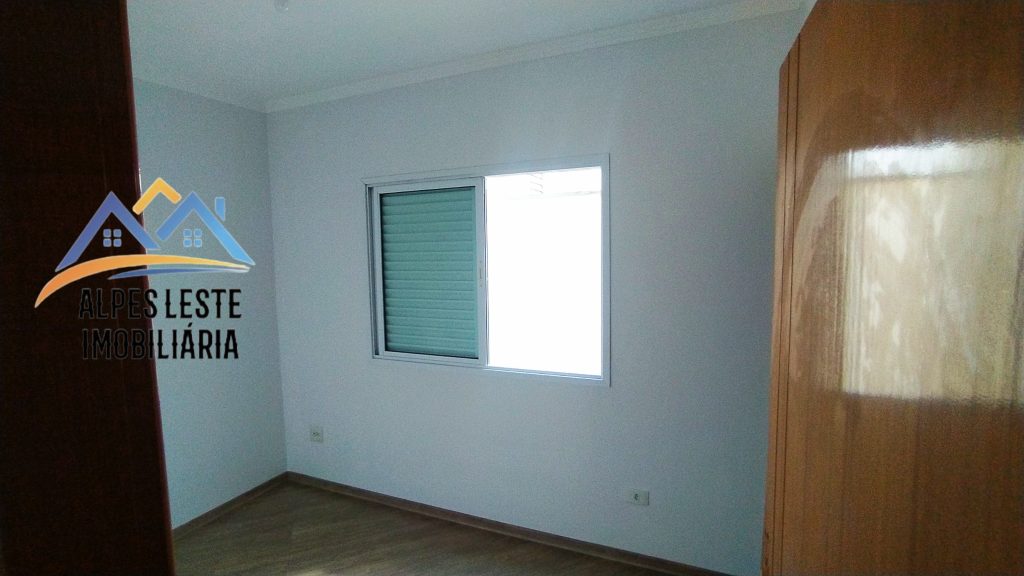 Belo Sobrado com três suítes