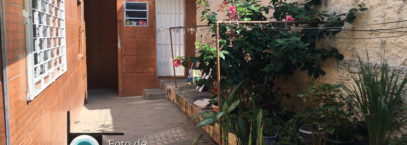 Casa: 4 cômodos c/ 2 banheiros em condomínio de 06 casas – Vila Bela